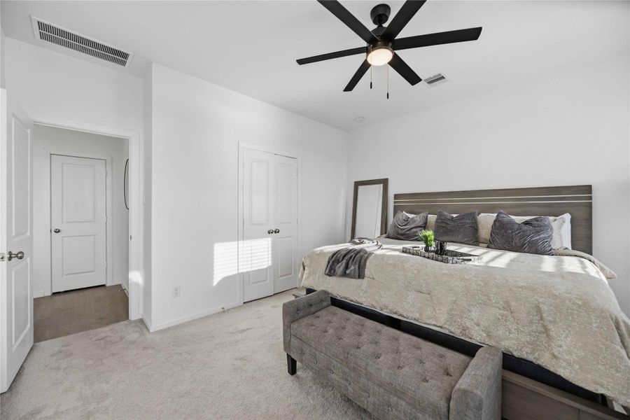 Master Bedroom w/ Ceiling Fan / Views to the Lake Master Bedroom w/ Ceiling Fan / Views to the Lake