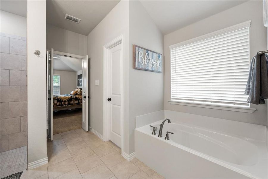Furnished interior view inside a new home in Willow Vista Estates, Saginaw (Image 26).