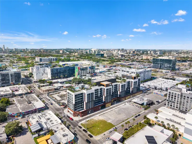 Condo located in Miami, FL showcasing its design and architecture (Image 38).