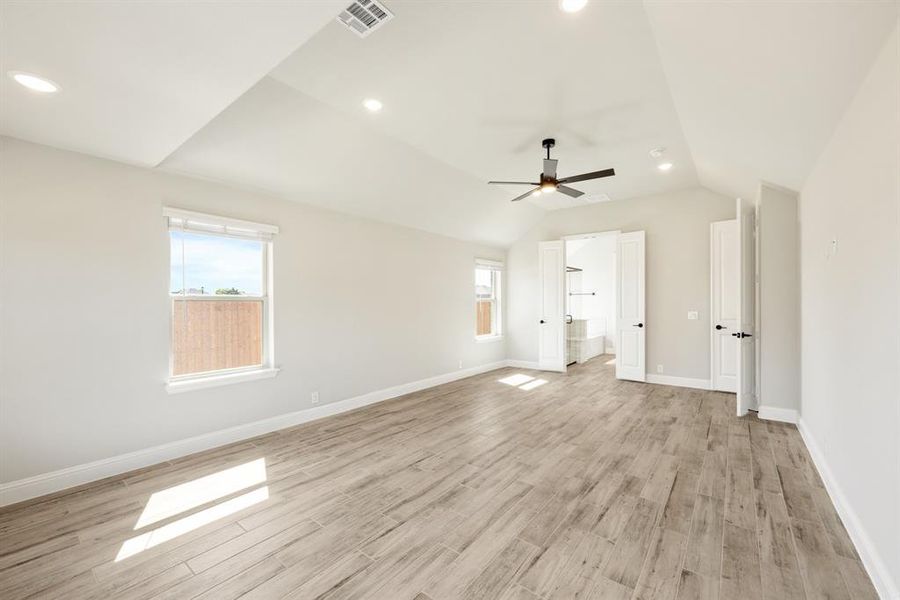 Spacious, unfurnished interior of a new home in Mockingbird Heights Classic 60, Midlothian (Image 19). Spacious, unfurnished interior of a new home in Mockingbird Heights Classic 60, Midlothian (Image 19).