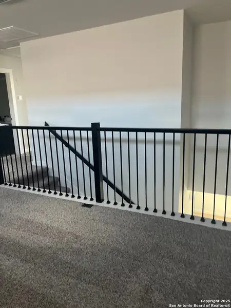 Spacious, unfurnished interior of a new home in Weston Oaks, San Antonio (Image 8).