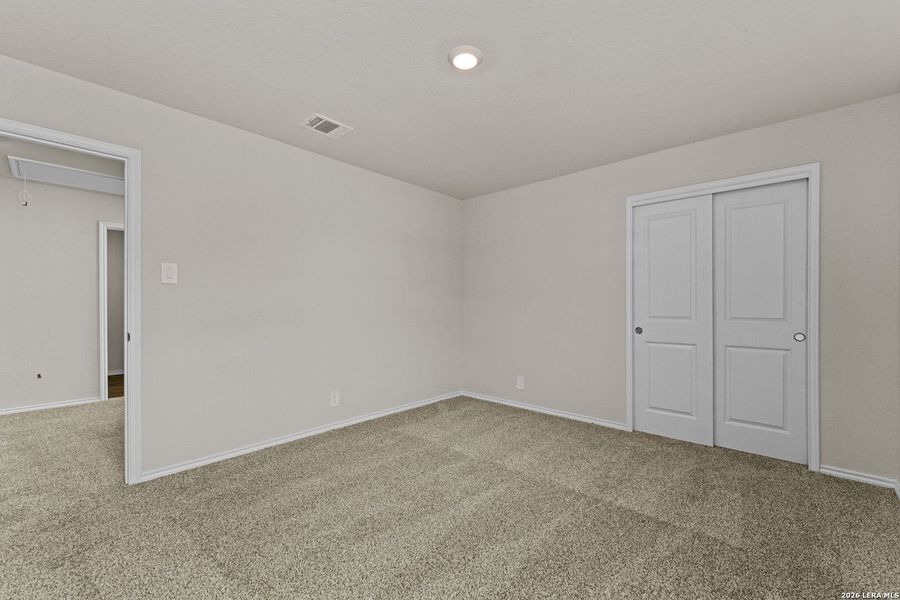 Spacious, unfurnished interior of a new home in Redbird Ranch, San Antonio (Image 14).