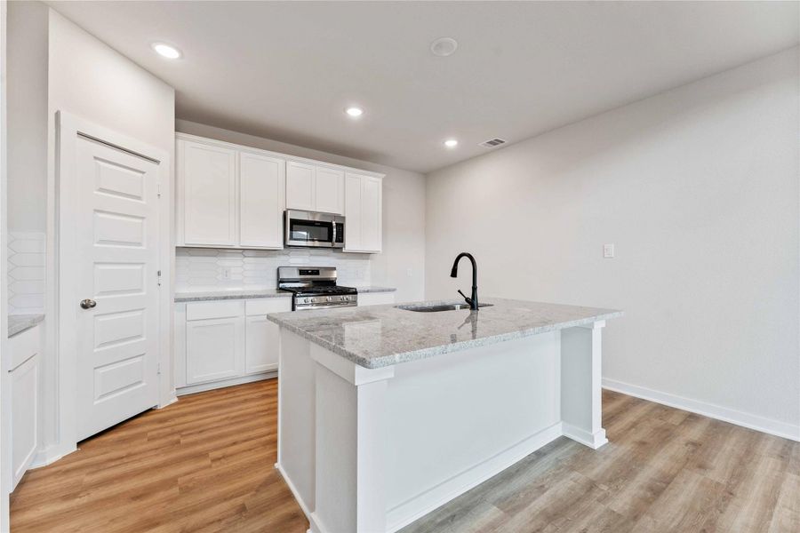 Furnished interior view inside a new home in Magnolia Springs, Montgomery (Image 5).