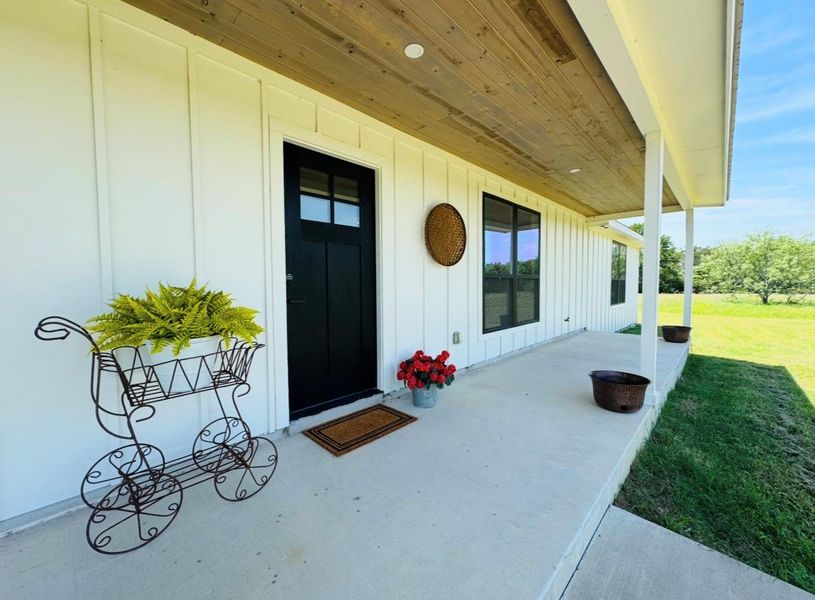 Exterior details and patio area of a home in , Lexington (Image 22).