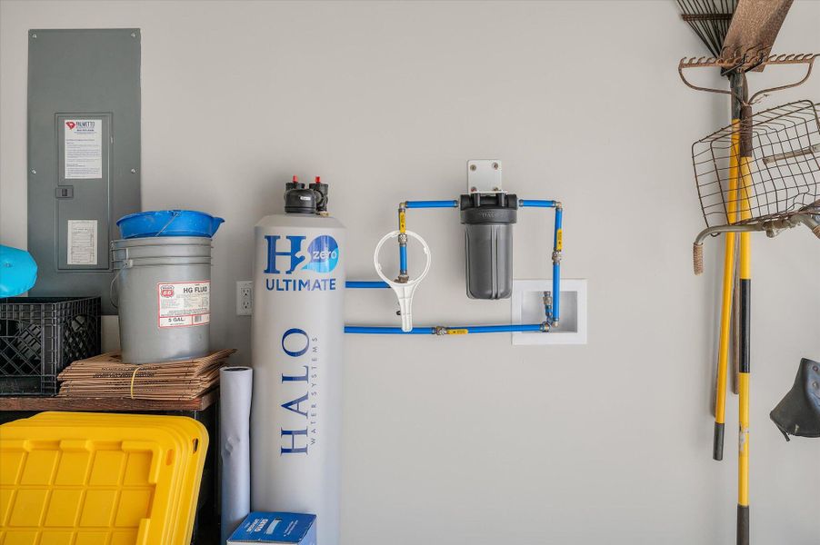 Close-up of interior finishes inside a home in , Ravenel (Image 20).