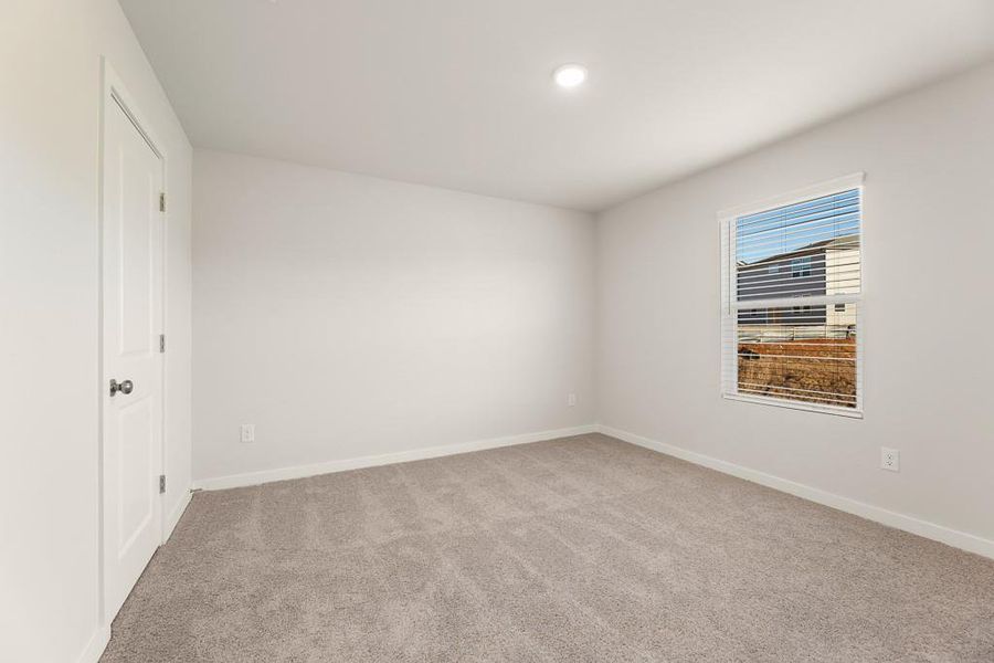 Spacious, unfurnished interior of a new home in Parkview Estates, South Fulton (Image 14).