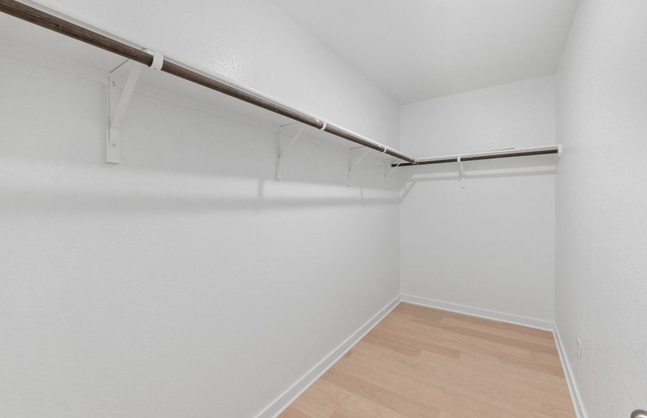 Spacious, unfurnished interior of a new home in Larson Crossing, Elgin (Image 30).