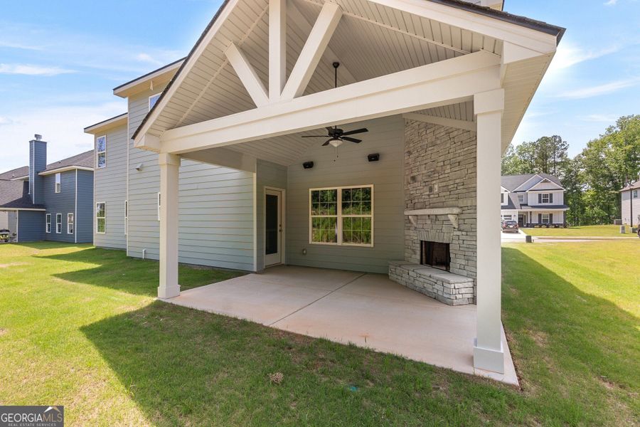 Exterior details and patio area of a home in Juliette Crossing, Forsyth (Image 3).