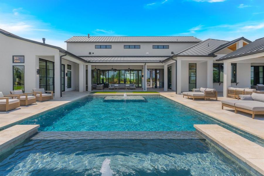 Exterior details and patio area of a home in Fleming Pointe, Fort Worth (Image 22).