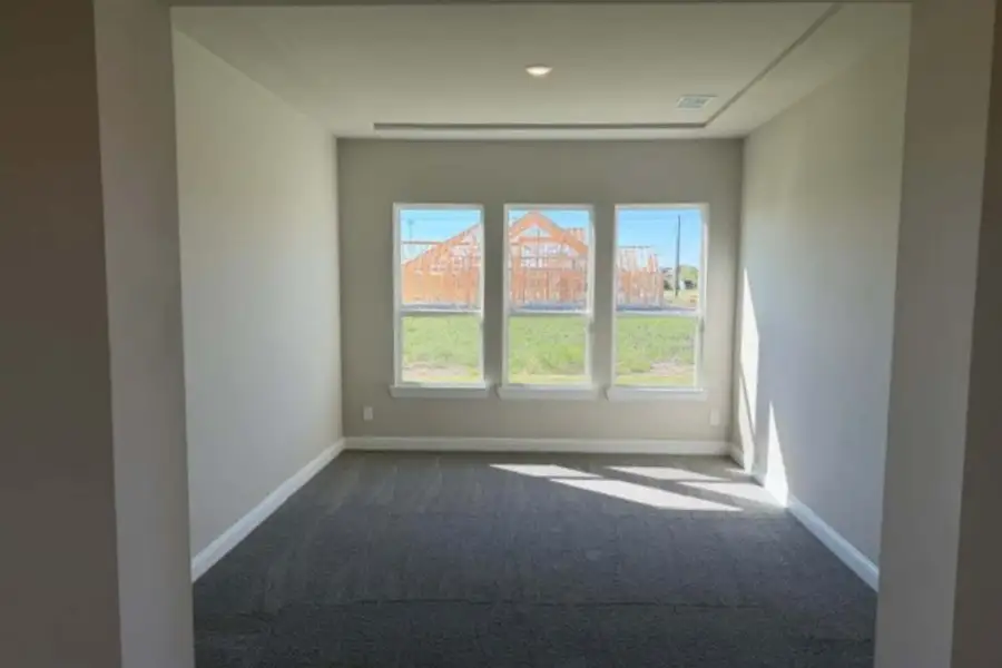 Spacious, unfurnished interior of a new home in Ridge Park Estates, Royse City (Image 8).