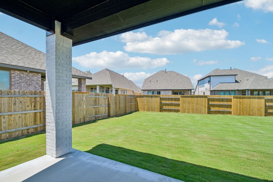 Exterior details and patio area of a home in 6 Creeks, Kyle (Image 3).