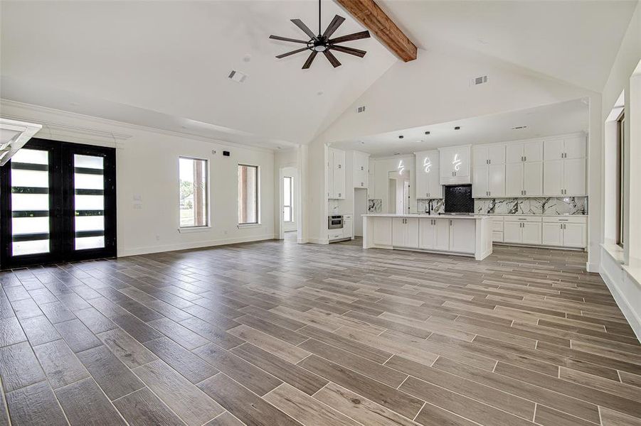Spacious, unfurnished interior of a new home in , Grand Prairie (Image 31).