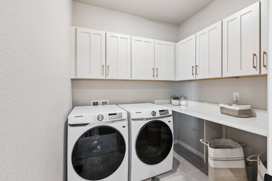 Representative furnished interior of a home built from the Silverton by Risewell Homes in Highlands Preserve, Mead (Image 20).