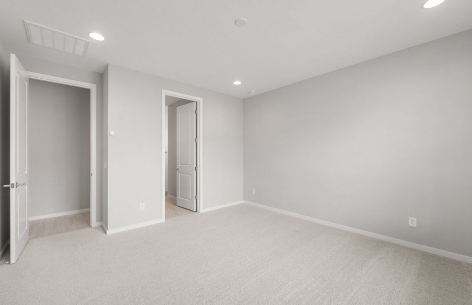 Spacious, unfurnished interior of a new home in Upper Canyon, Phoenix (Image 19).