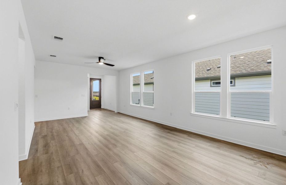 Spacious, unfurnished interior of a new home in Sun City Texas, Georgetown (Image 33). Spacious, unfurnished interior of a new home in Sun City Texas, Georgetown (Image 33).