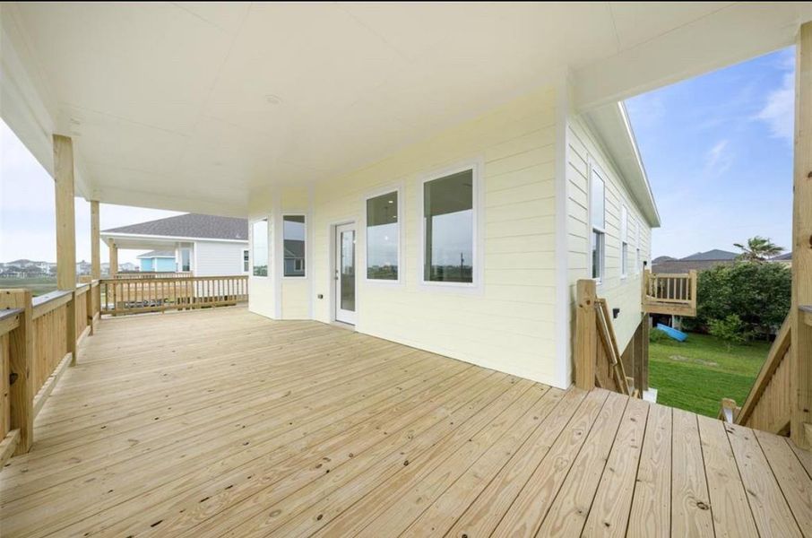 Exterior details and patio area of a home in , Galveston (Image 21).