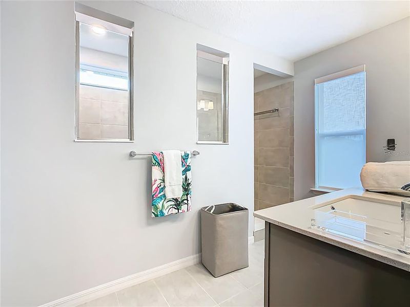 Furnished interior view inside a new home in , Orlando (Image 54).