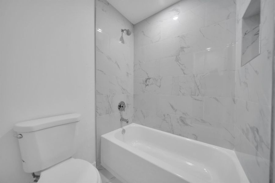 Furnished interior view inside a new home in , Lehigh Acres (Image 5).