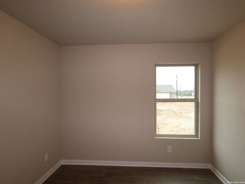 Spacious, unfurnished interior of a new home in Chaparral Ranch, Floresville (Image 11).
