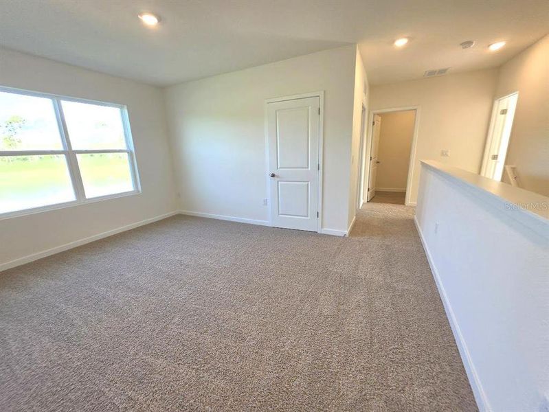 Spacious, unfurnished interior of a new home in , Daytona Beach (Image 19).