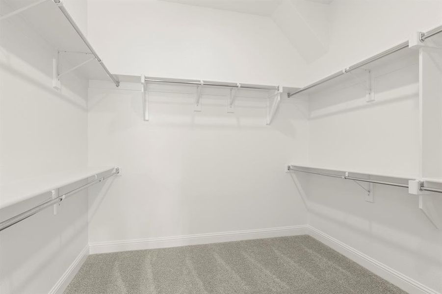 23. 2109 Clairmount - Closet