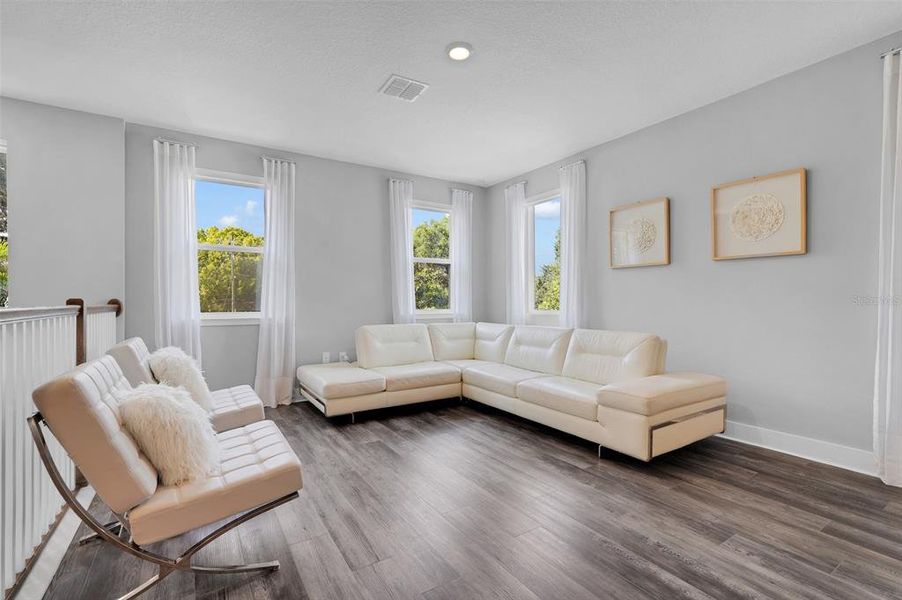 Furnished interior view inside a new home in , Orlando (Image 31).
