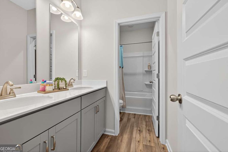 Furnished interior view inside a new home in Cobblestone Crossing Commons, Byron (Image 25). Furnished interior view inside a new home in Cobblestone Crossing Commons, Byron (Image 25).