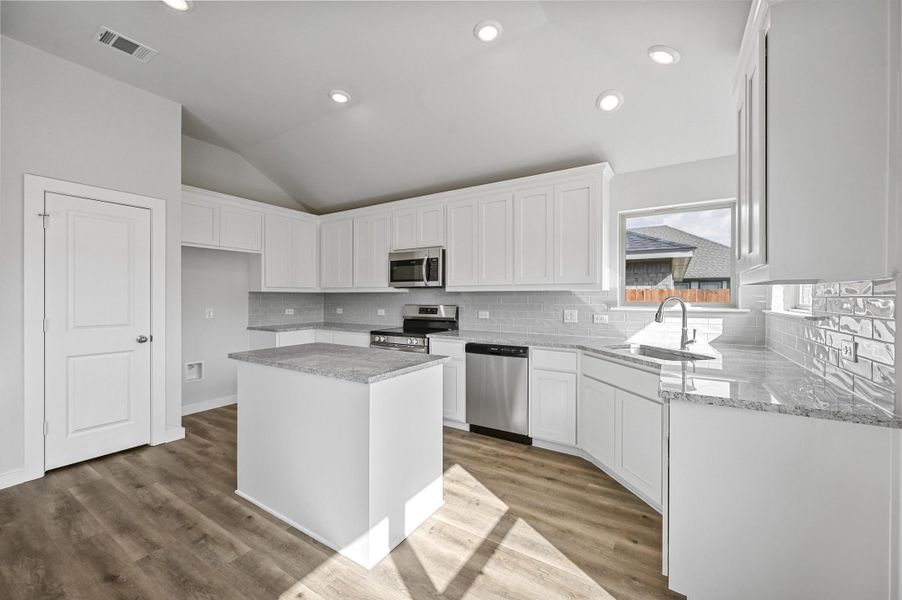 Representative furnished interior of a home built from the Cambria I by Cheldan Homes in Craftsmen's Corner, Cleburne (Image 40).