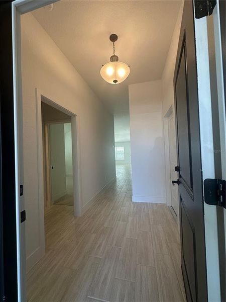 Spacious, unfurnished interior of a new home in , Oxford (Image 12).