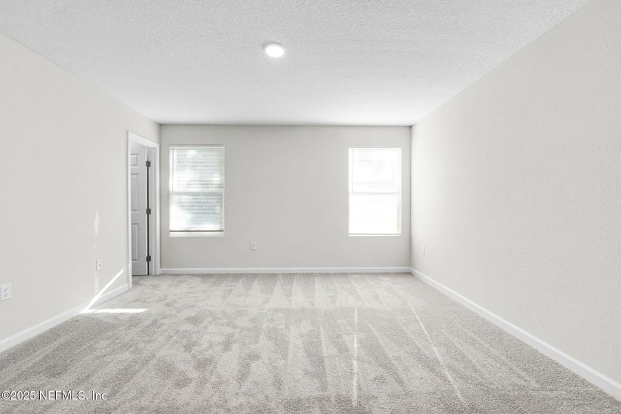 Spacious, unfurnished interior of a new home in , Jacksonville (Image 20).