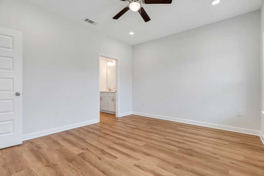 Spacious, unfurnished interior of a new home in , Crestview (Image 36).