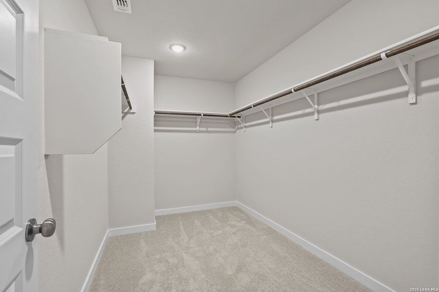 Spacious, unfurnished interior of a new home in Applewhite Meadows, San Antonio (Image 19).