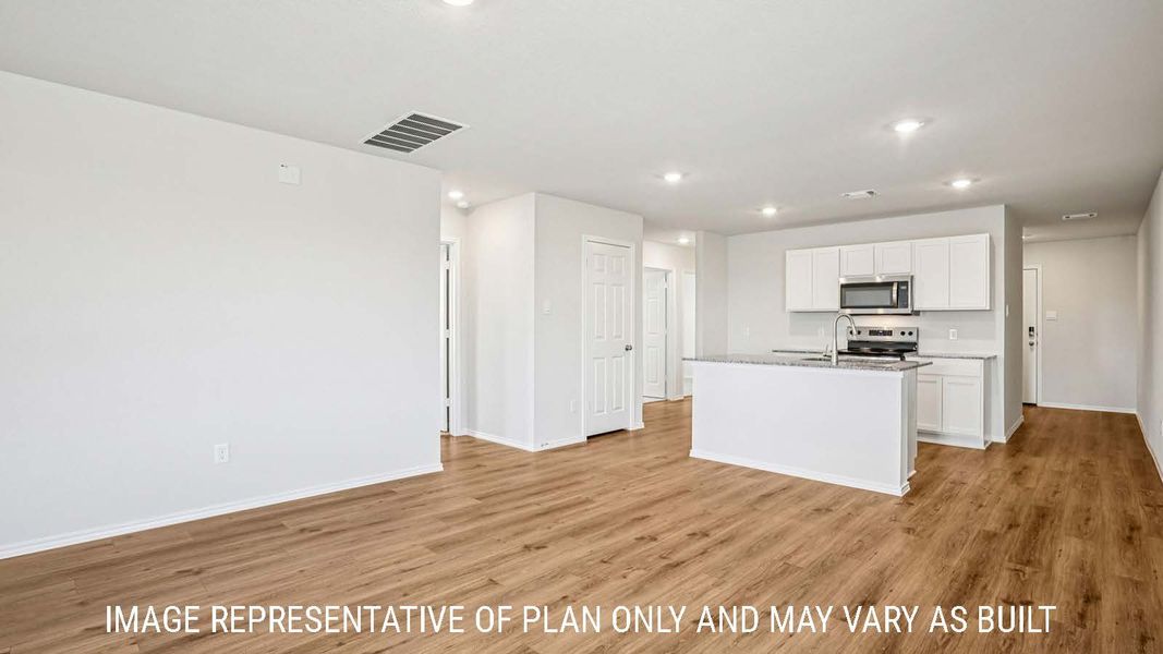 Representative unfurnished interior of a home built from the Estero by D.R. Horton in The Villages at Schwertner Ranch, Jarrell (Image 11).