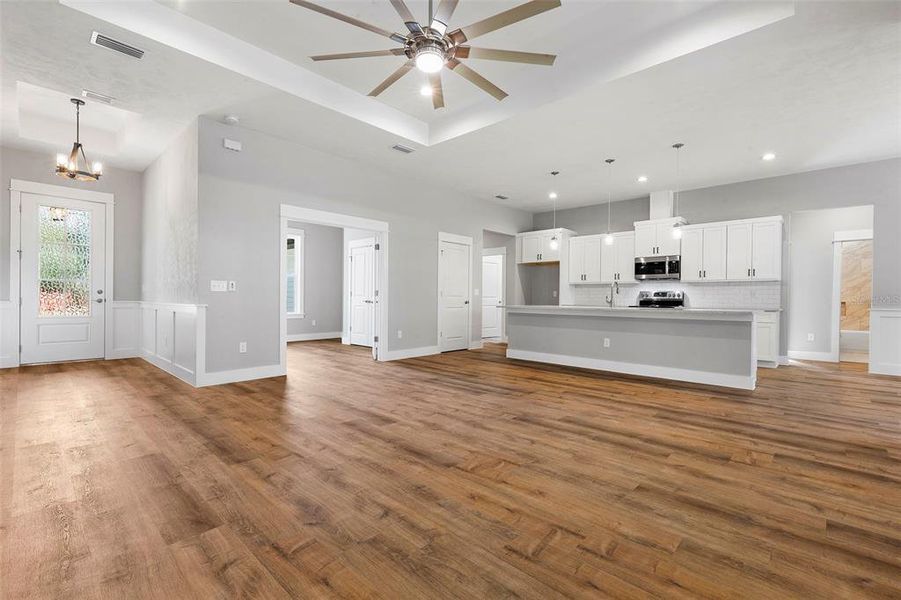 Spacious, unfurnished interior of a new home in , Live Oak (Image 24).