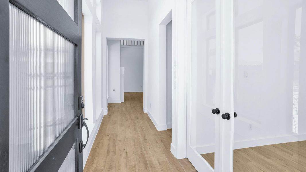 Spacious, unfurnished interior of a new home in Artavia, Conroe (Image 10).