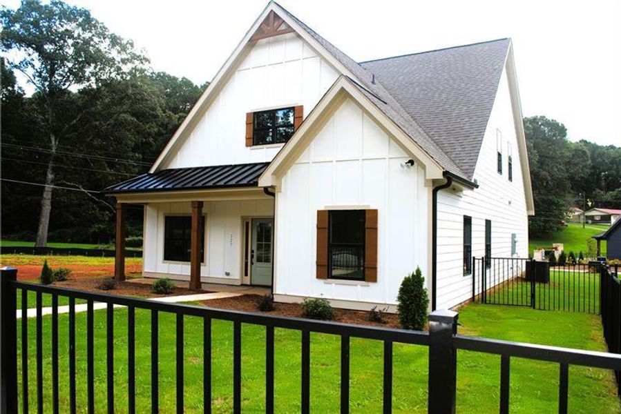 Exterior details and patio area of a home in Ferguson Corners, Emerson (Image 3).