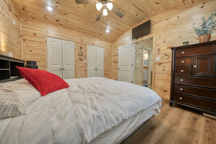 Furnished interior view inside a new home in , Grand Saline (Image 13).