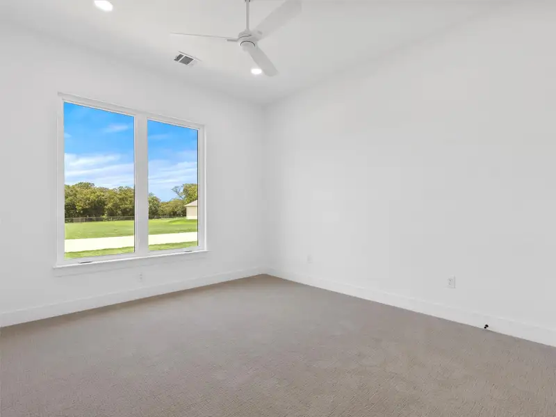 Spacious, unfurnished interior of a new home in , Smithville (Image 25).
