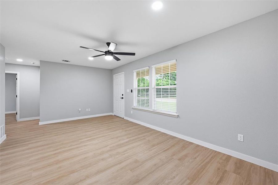 Spacious, unfurnished interior of a new home in , Hillsboro (Image 8).