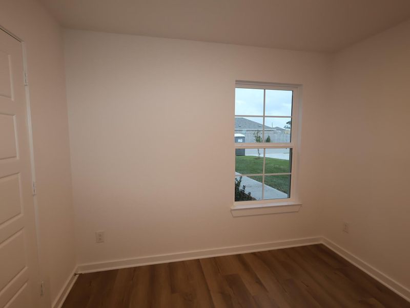 Spacious, unfurnished interior of a new home in Miller's Pond, Rosenberg (Image 13).