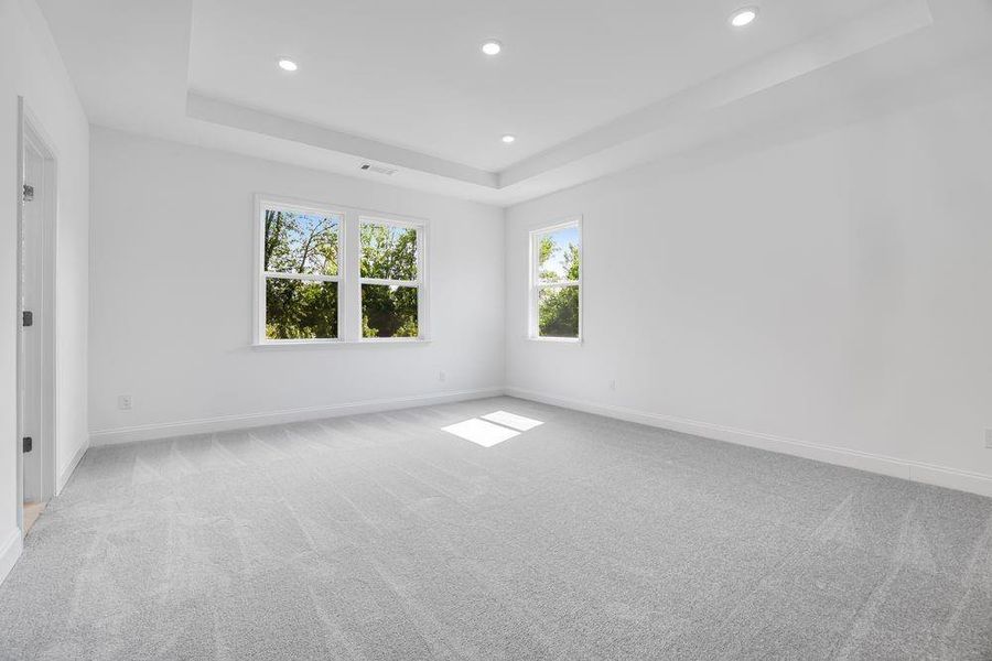 Spacious, unfurnished interior of a new home in Falls Creek, Flowery Branch (Image 18).