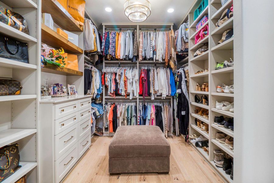 Furnished interior view inside a new home in , Onalaska (Image 12).