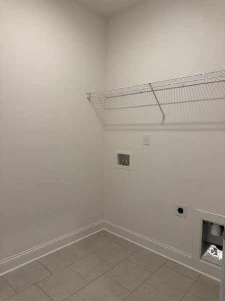 Spacious, unfurnished interior of a new home in Cooper's Walk, Loganville (Image 15).