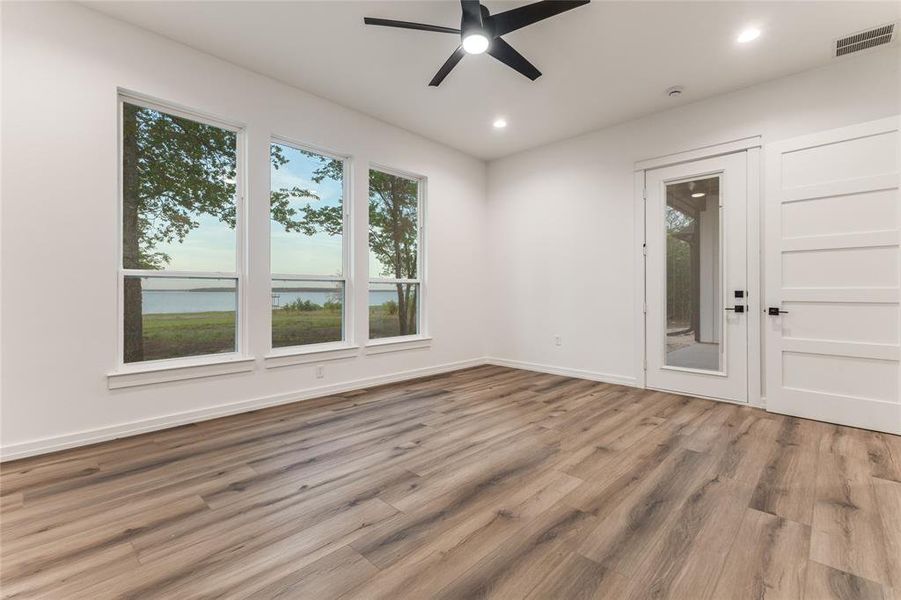 Spacious, unfurnished interior of a new home in , Kemp (Image 15).