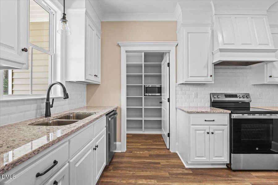 Lightwater Oversized Pantry