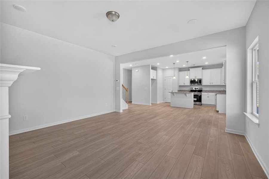 Spacious, unfurnished interior of a new home in Southbend, Rome (Image 28).