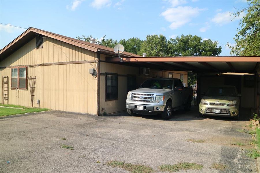 Front exterior of a new home in , Granbury, TX, highlighting curb appeal (Image 8). Front exterior of a new home in , Granbury, TX, highlighting curb appeal (Image 8).