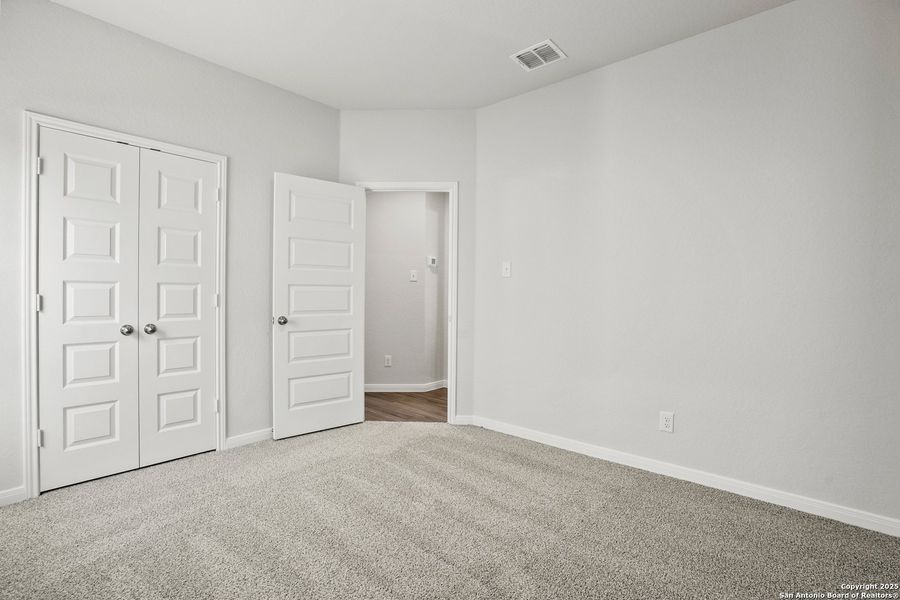 Spacious, unfurnished interior of a new home in Swenson Heights, Seguin (Image 14).