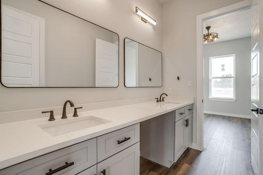 Furnished interior view inside a new home in , Glen Rose (Image 4).