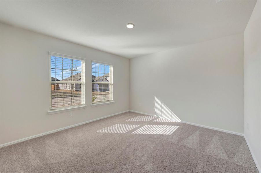 Spacious, unfurnished interior of a new home in Verandah, Royse City (Image 17).